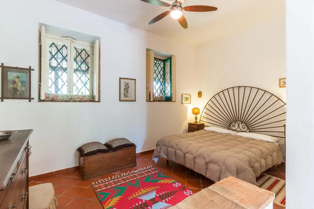B&B La Casa Di Pippinitto Santa Venerina 3*,  Italy